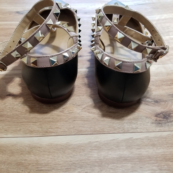 Valentino Garavani Leather Rockstud Ballerina - Picture 4 of 8